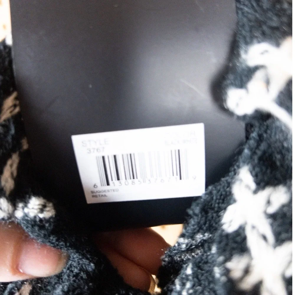 Modena Womens‎ Black White Plaid Knit Infinity Scarf Style 3767 NWT